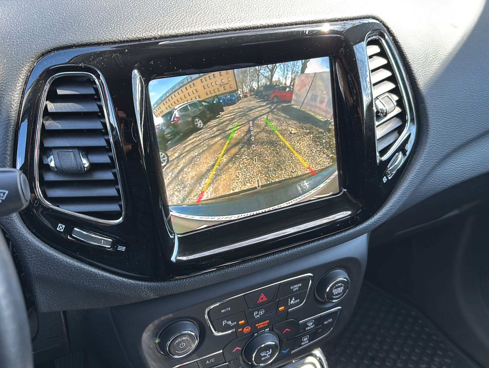 Fahrzeugabbildung Jeep Compass Limited FWD