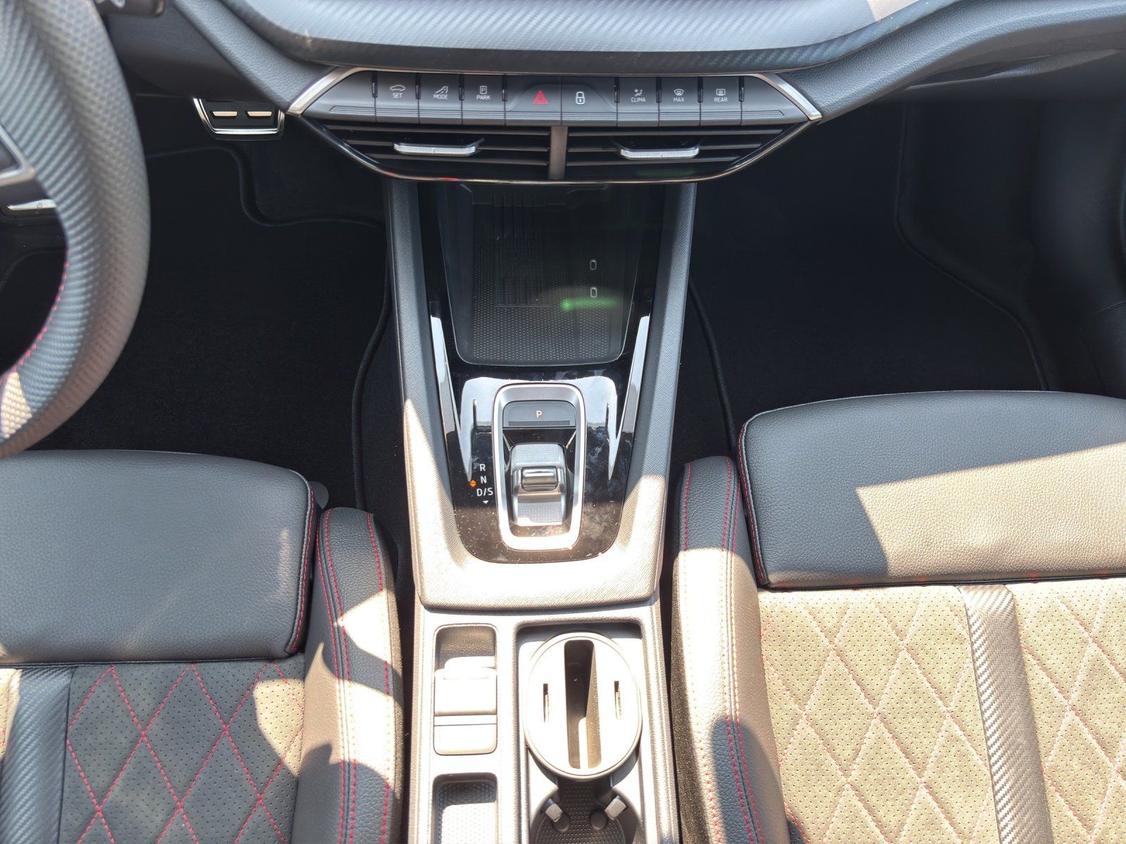 Fahrzeugabbildung SKODA Octavia Combi RS 2,0 TSI 195 kW DSG