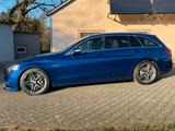 Mercedes-Benz C 63 AMG Mercedes-AMG C 63 T Mercedes-AMG - blaue Mercedes-Benz C 63 AMG