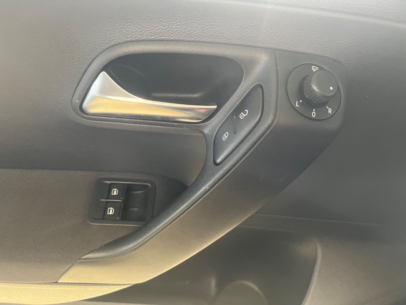 Fahrzeugabbildung Volkswagen Polo V 1.2 TDI Style *PANORAMADACH*