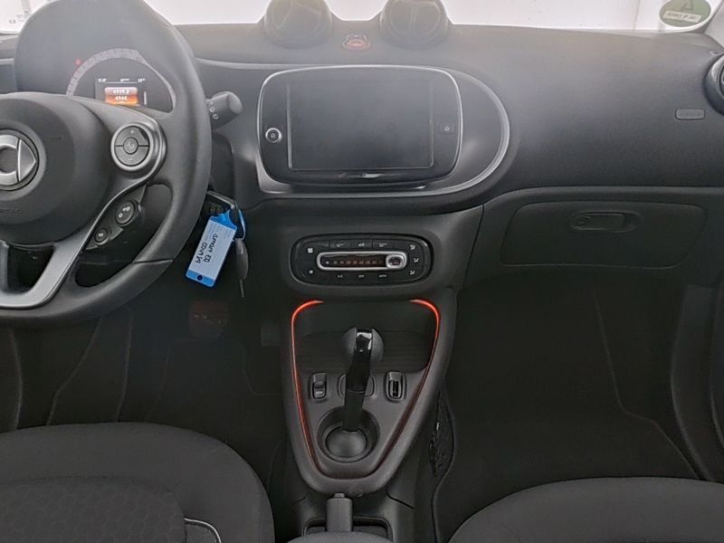 Fahrzeugabbildung Smart smart EQ fortwo Exclusive*Kamera*Media*LED*22kW*