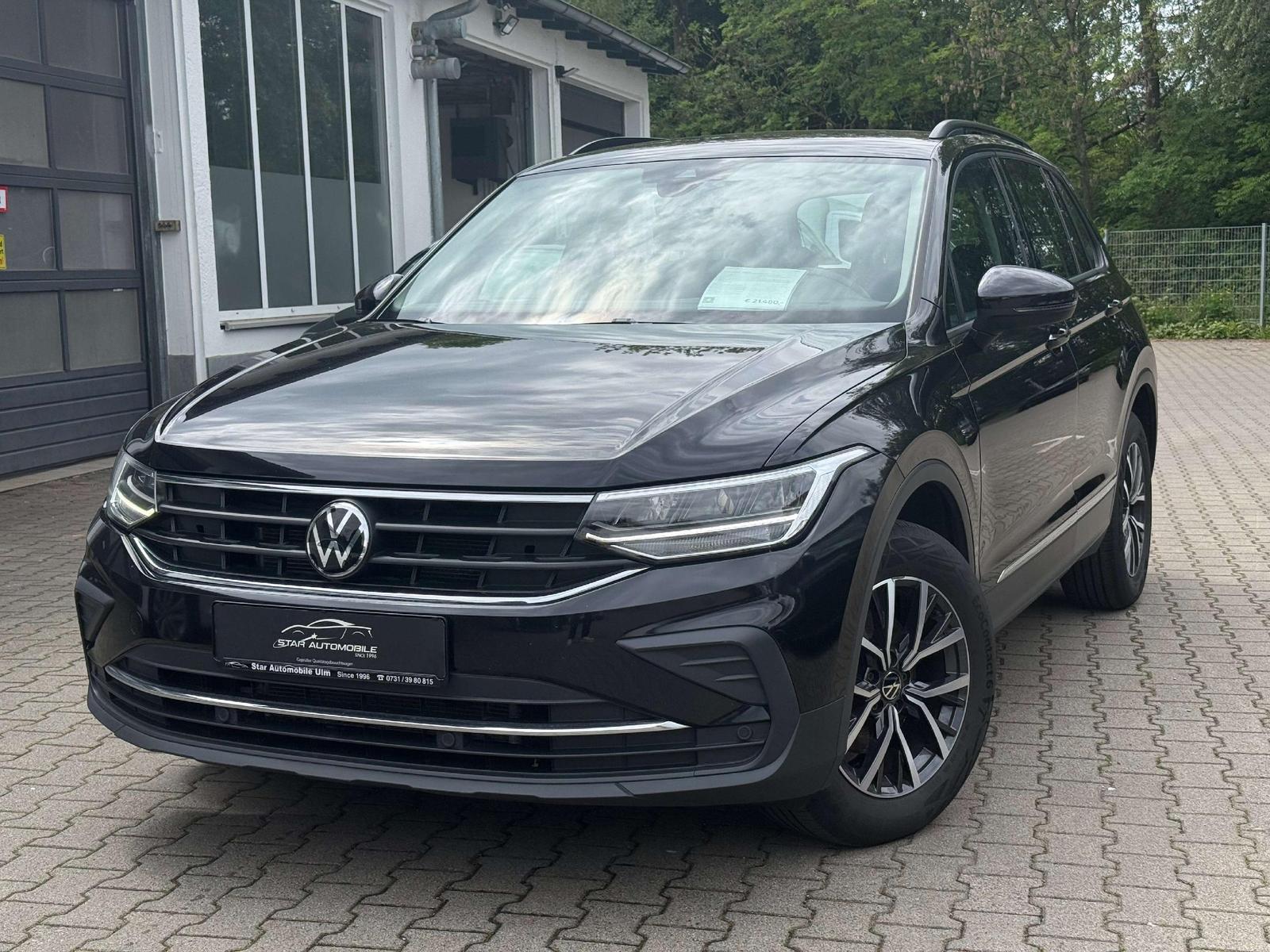 Volkswagen Tiguan Life+AHK*Ergo-Sitze*LED*PDC*Ambiente-Pake