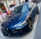 Alfa Romeo Giulia 2.0 Turbo 16V 206 kW AT8-Q4 Veloce Veloce - Alfa Romeo Giulia mit Benzin-Antrieb: Automatik