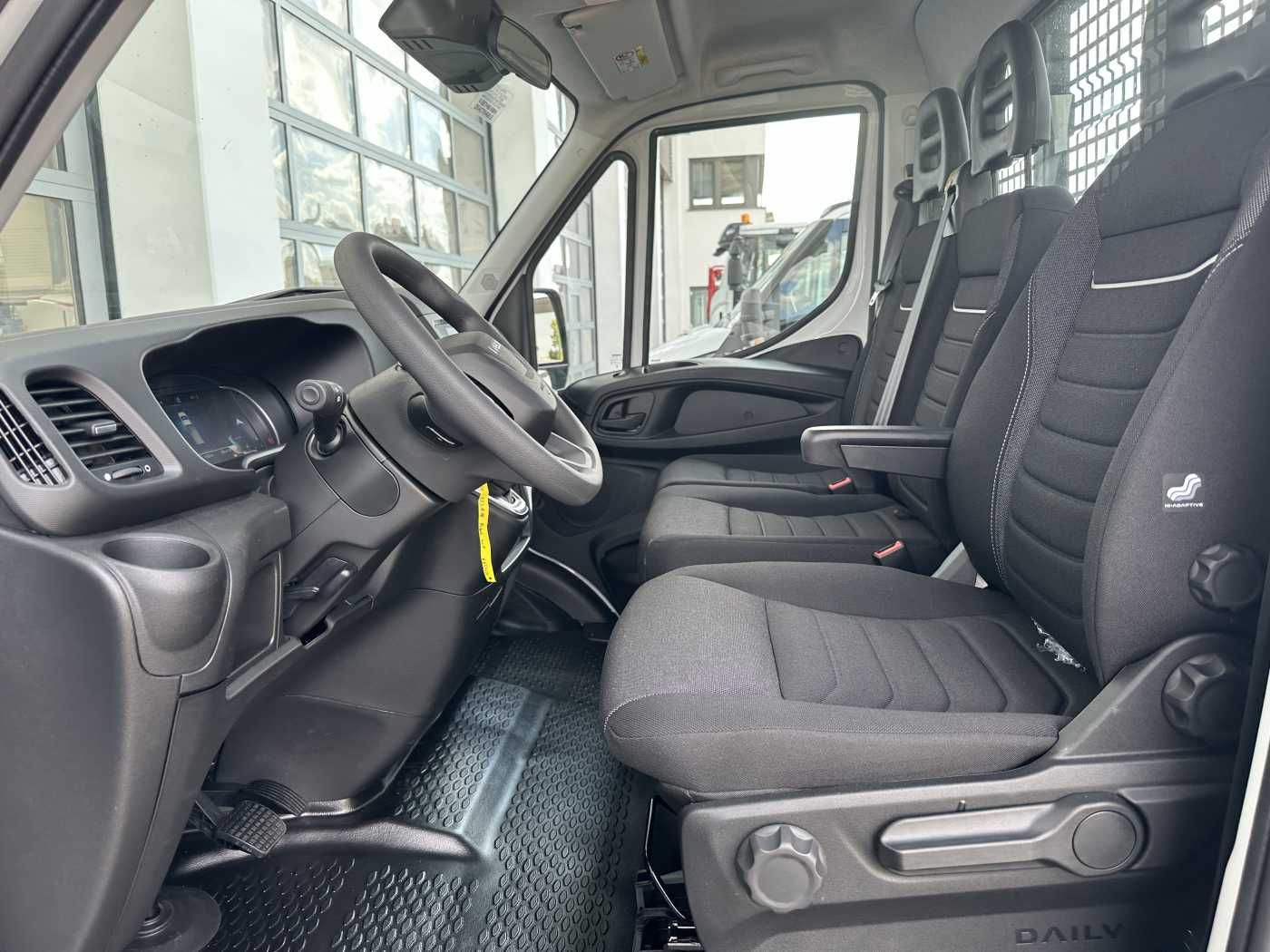 Fahrzeugabbildung Iveco Daily 35S16 A8 Pritsche *R3.450mm*AHK*Automatik*