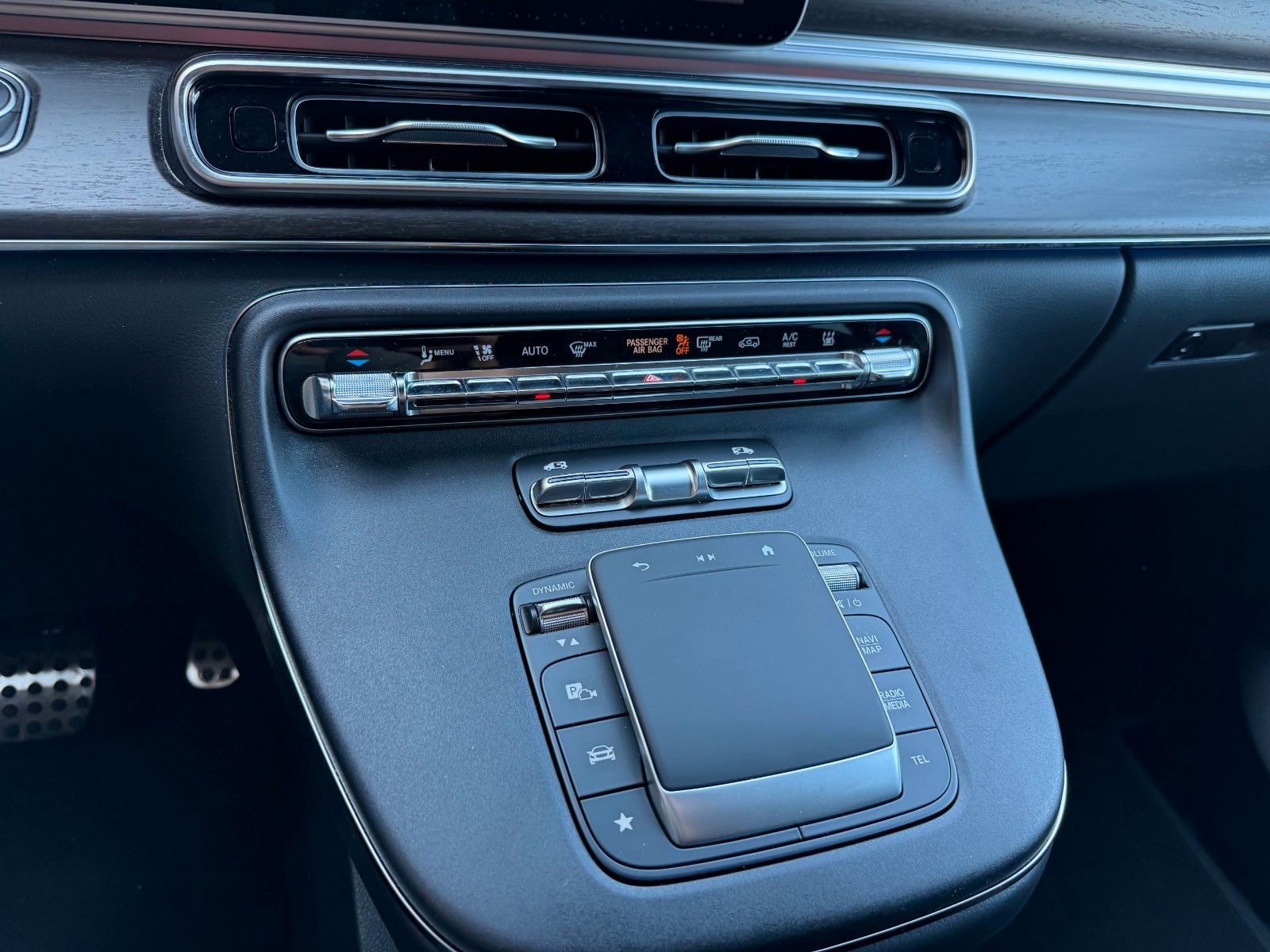 Fahrzeugabbildung Mercedes-Benz V 250 d STYLE Tisch AHK2,5 DISTRONIC Stdh AIRMAT