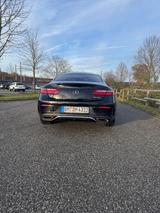 Mercedes-Benz E 450 4MATIC Autom. MIT JUNGESTERNE-GARANTIE - : Junge