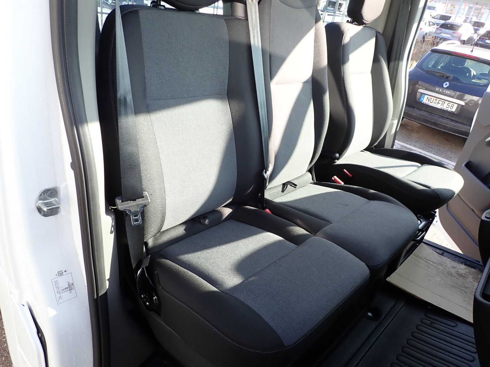 Fahrzeugabbildung Renault Master Pritsche/L3H1 3.5t/Einzelkabine