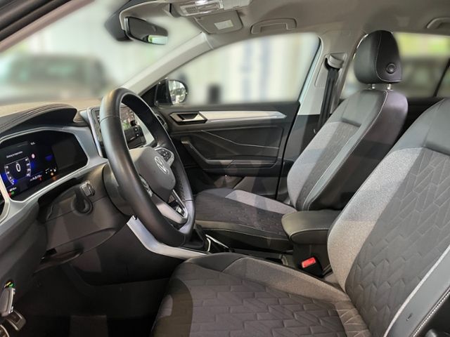 Fahrzeugabbildung Volkswagen T-Roc 1.5 TSI DSG GOAL NAV STANDHEIZUNG AHK GJR