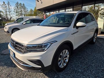 Volkswagen Tiguan - 2