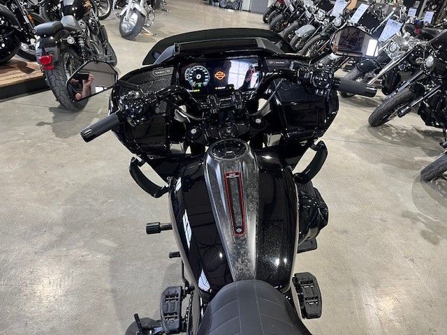 Fahrzeugabbildung Harley-Davidson FLTRXSTSE CVO Road Glide ST 2024