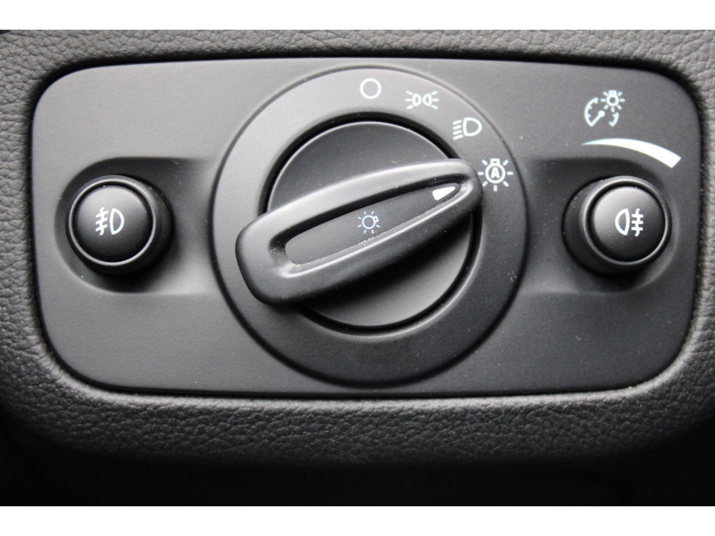 Fahrzeugabbildung Ford Kuga 2.0 TDCi 4x4 ST-Line ACC TWA RFK AHK Xenon