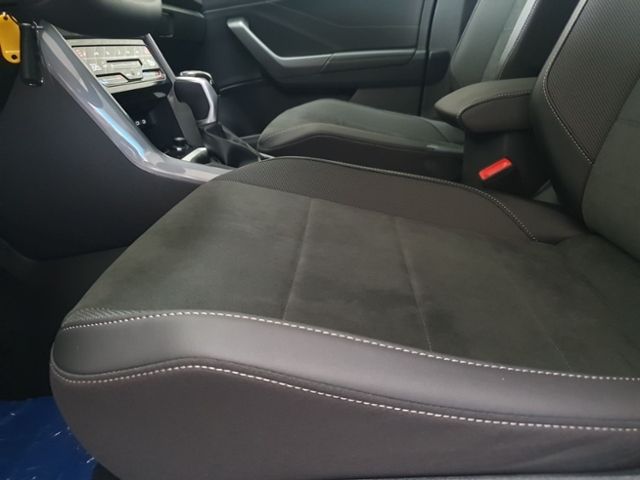 Fahrzeugabbildung Volkswagen T-Roc  1.5 TSI DSG Style AHK LED NAVI PDC SHZ