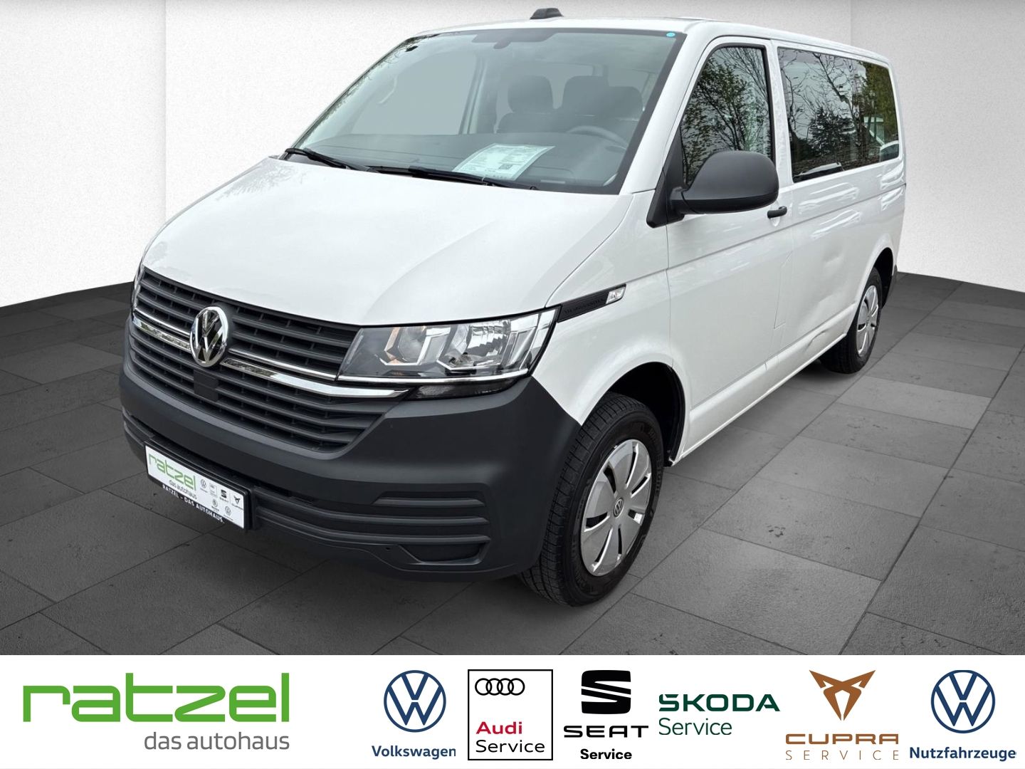 Fahrzeugabbildung Volkswagen T6.1 Kombi 2.0 TDI 9-Sitzer KR AHK Navi DAB Appl