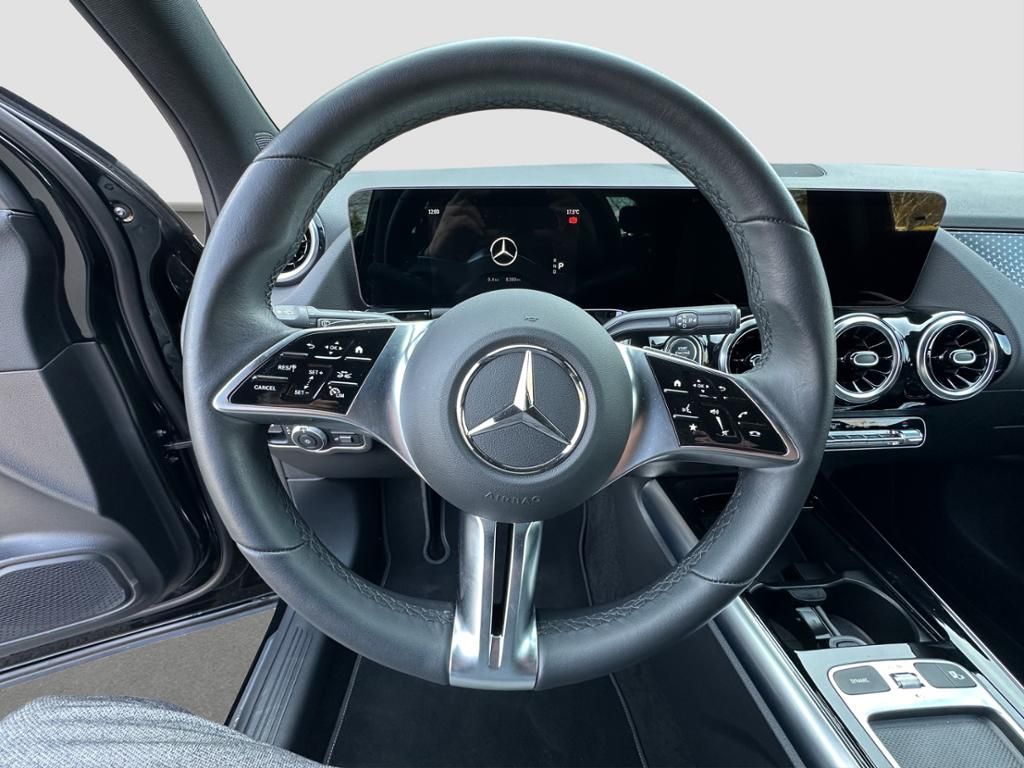 Fahrzeugabbildung Mercedes-Benz GLA 200 d LED*ParkAss*SpurH*el.Heck*PDC*RFK*AHK