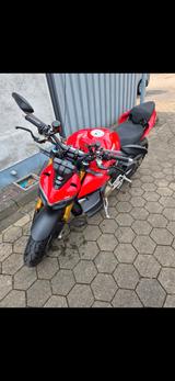 Ducati Streetfighter V4S - Offers