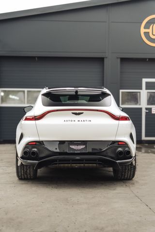 ASTON MARTIN DBX