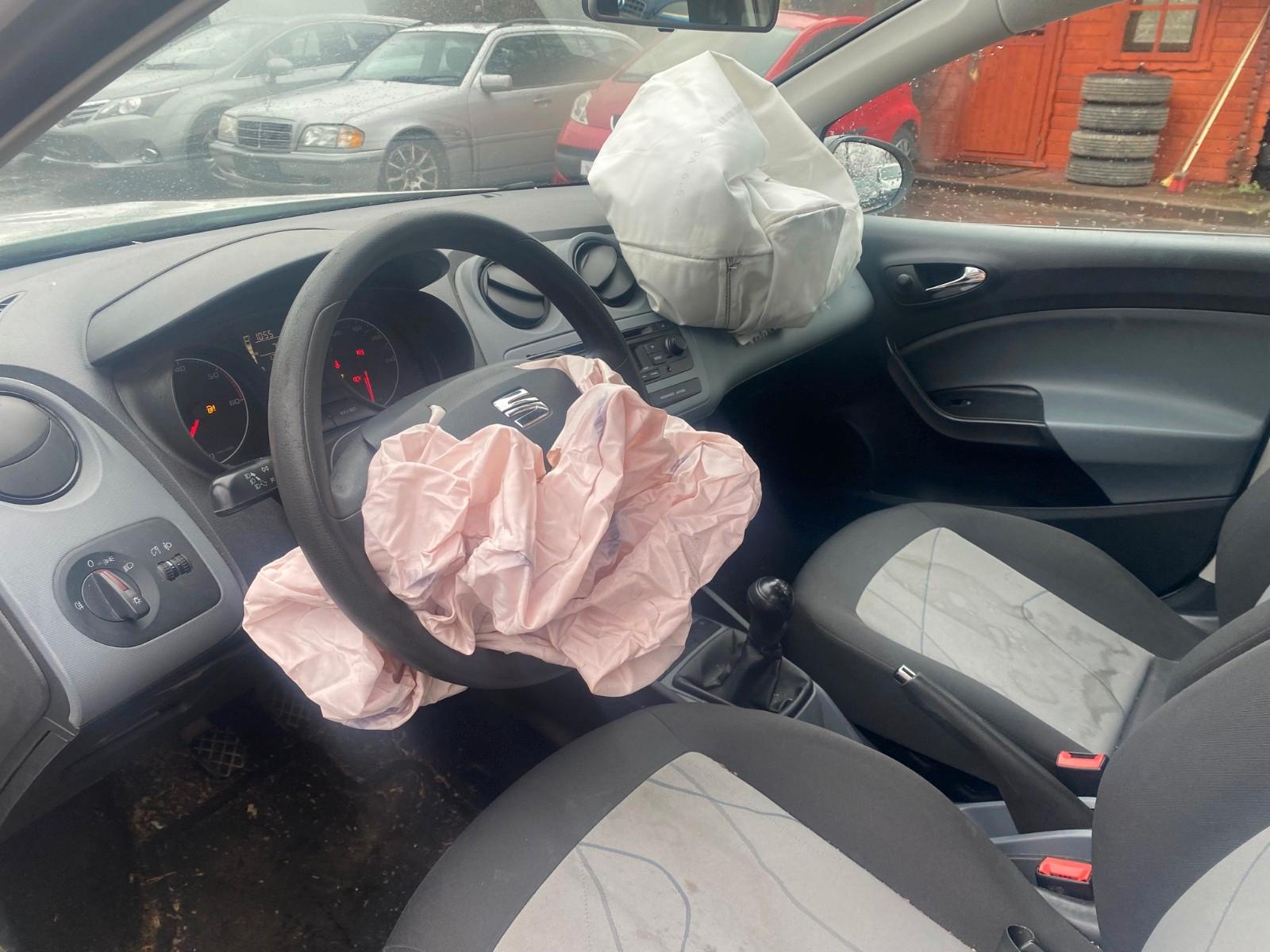 Seat Ibiza 2015 — photo 11