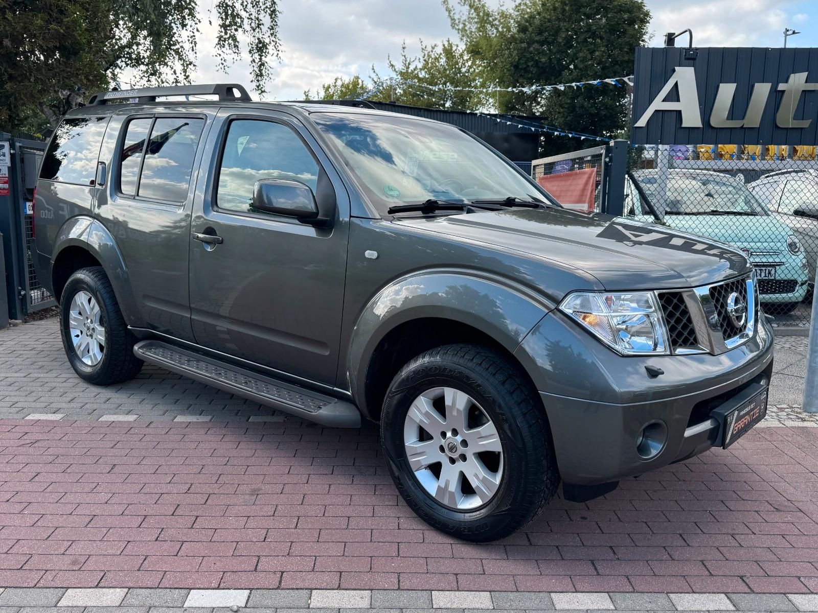 Nissan Pathfinder 2.5 dCi 4x4*Aut*7Sitze*AHK*Kam*Temp*