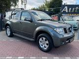 Nissan Pathfinder 2.5 dCi 4x4*Aut*7Sitze*AHK*Kam*Temp*
