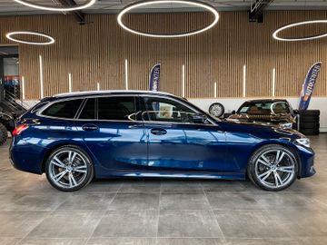 BMW 320 Touring  d xDrive Luxury Line *HUD*PANO*ACC*