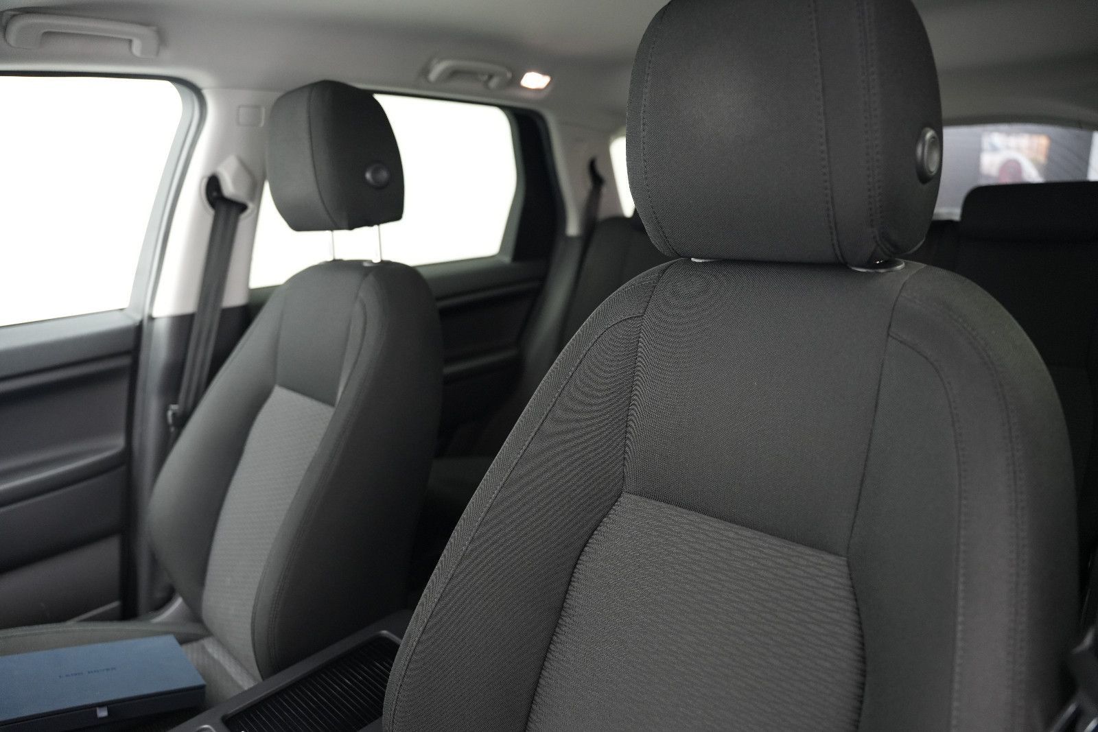 Fahrzeugabbildung Land Rover Discovery Sport SE AWD *Kamera*Navi*SHZ