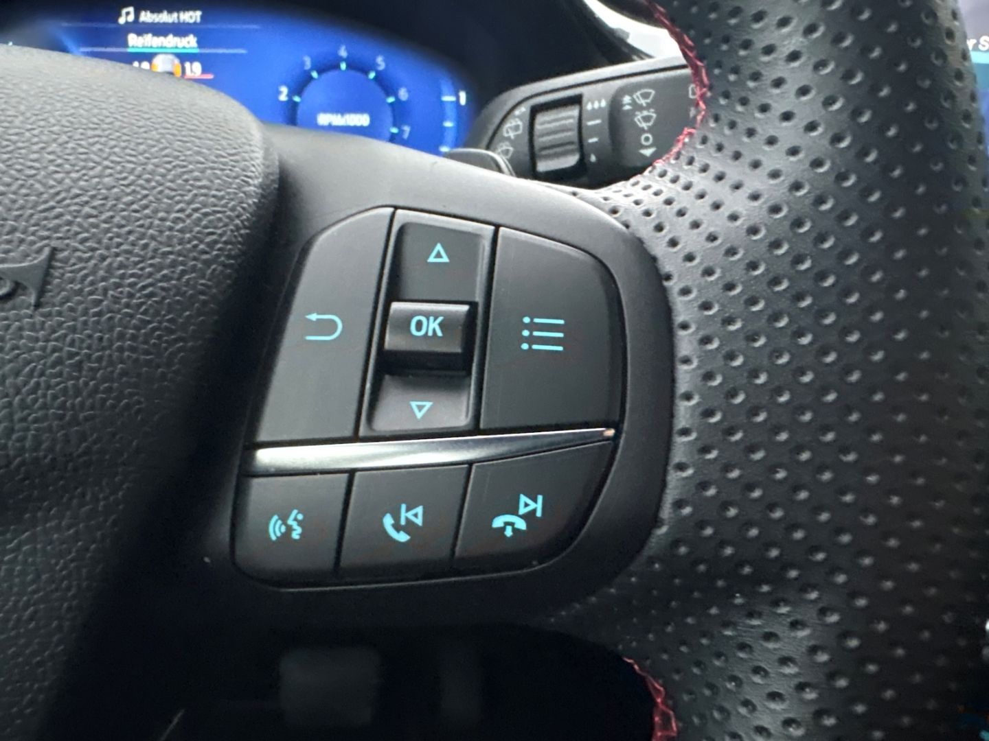 Fahrzeugabbildung Ford Puma ST-Line Navi LED DAB SHZ LenkradHZG Keyless