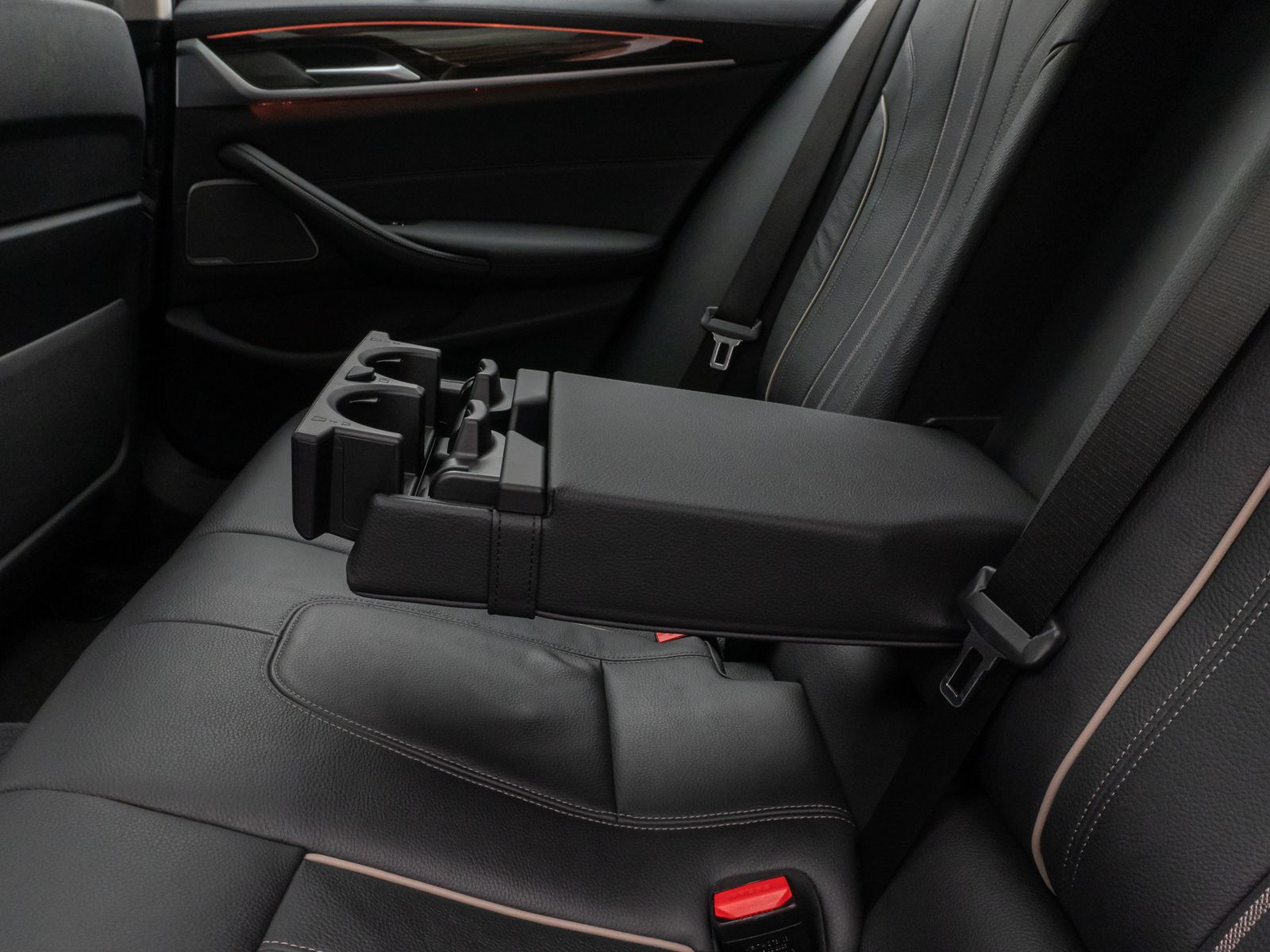 Fahrzeugabbildung BMW 530d xD  LuxuryLine Pano 360°HUD DAB H/K Massage