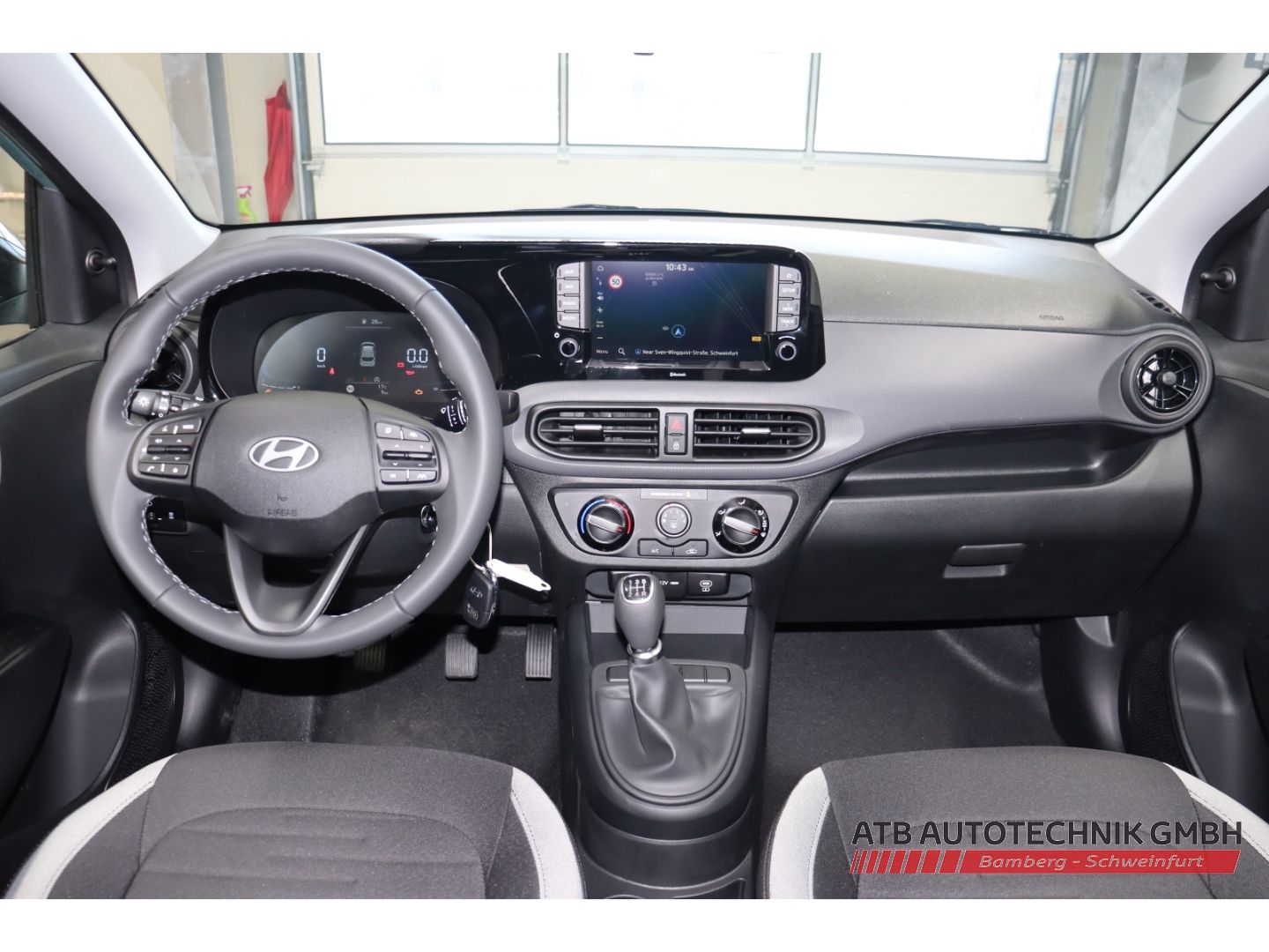 Fahrzeugabbildung Hyundai i10 Select MY25 1.0 Benzin 63 PS 5-MT 2WD Navi A