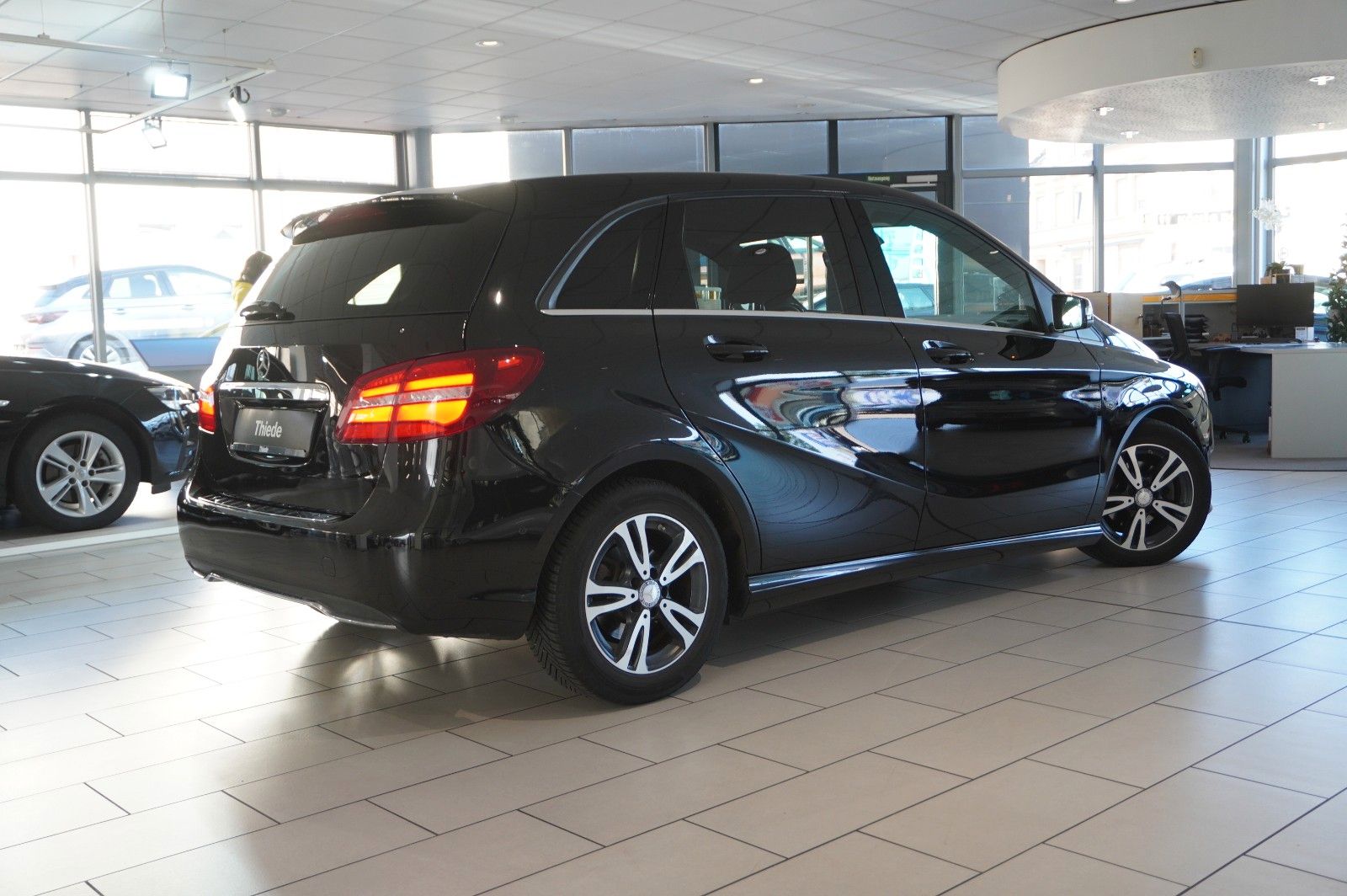 Fahrzeugabbildung Mercedes-Benz B 180 CDI STYLE NAVI/LED/KAMERA/SHZ/TEMP./PDC