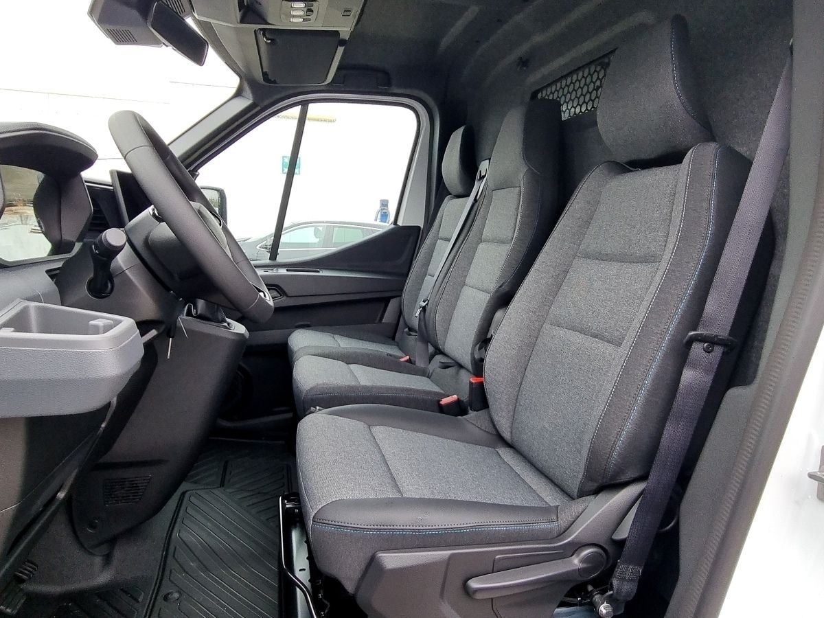 Fahrzeugabbildung Renault Master Kasten FWD extra L2H2 3,5t Blue dCi 150