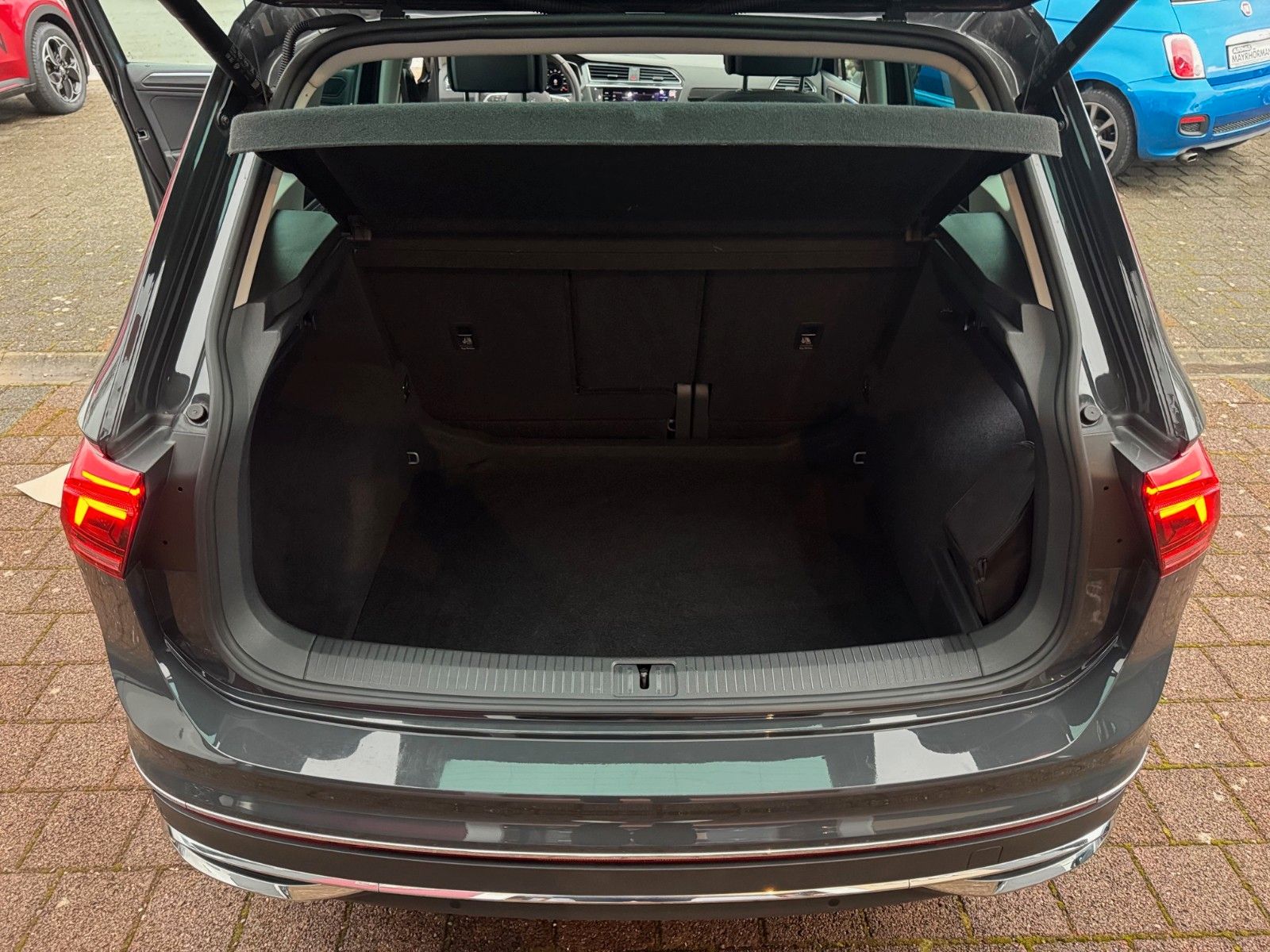 Fahrzeugabbildung Volkswagen Tiguan 2.0 Elegance Pano Ambiente Kamera Navi