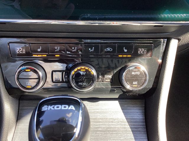 Superb Combi 2.0TDI DSG Style