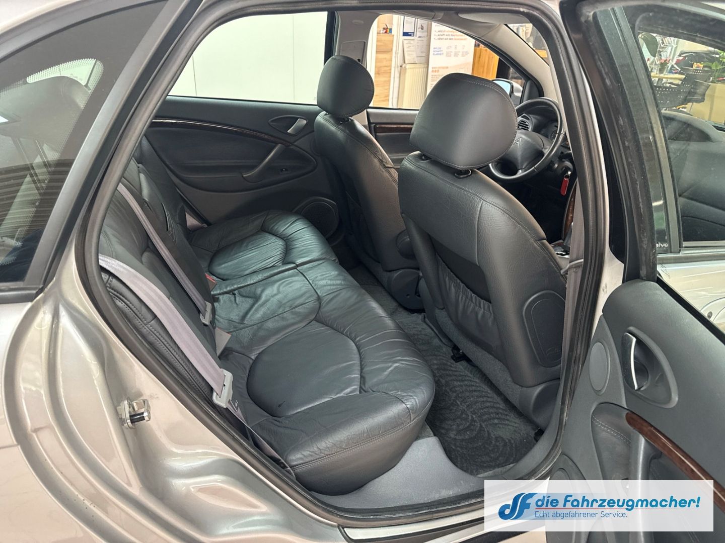 Fahrzeugabbildung Citroën C5 3.0 V6 Automatik Exclusive Navi Leder