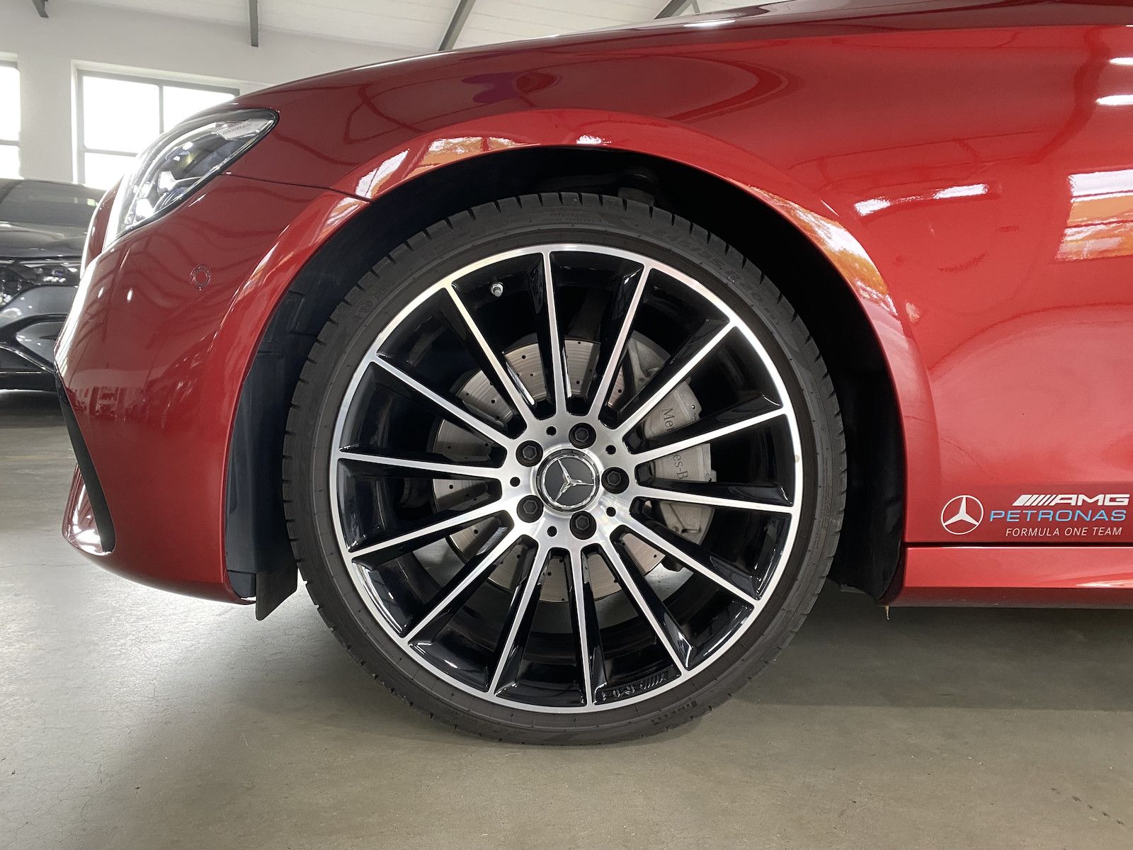 Fahrzeugabbildung Mercedes-Benz E 220 d T AMG/PANO/STHZG/´20/DIS/BUR/AHK/