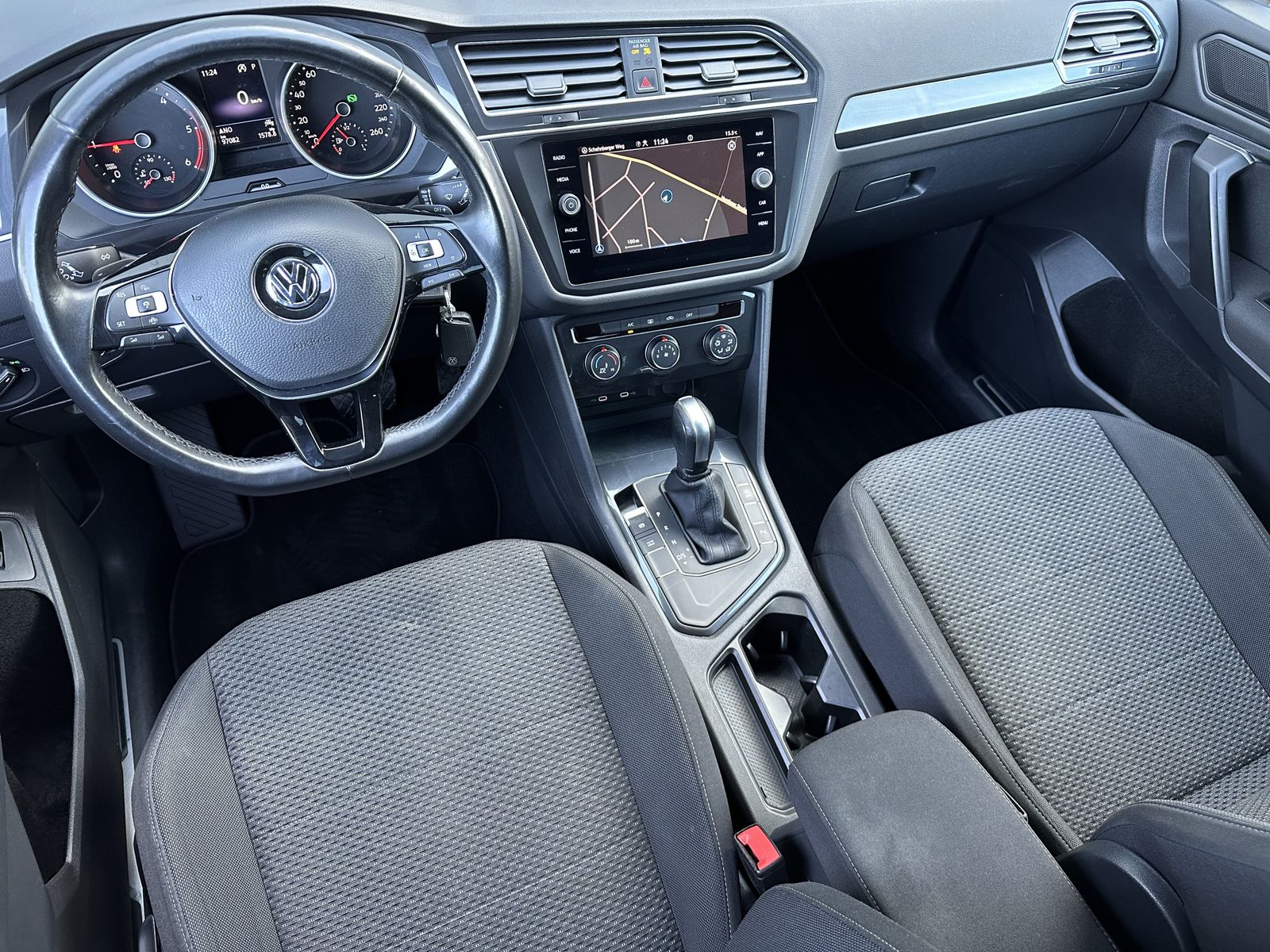 Fahrzeugabbildung Volkswagen Tiguan Allspace 2.0 TDI DSG R-Line Black NAV+ACC