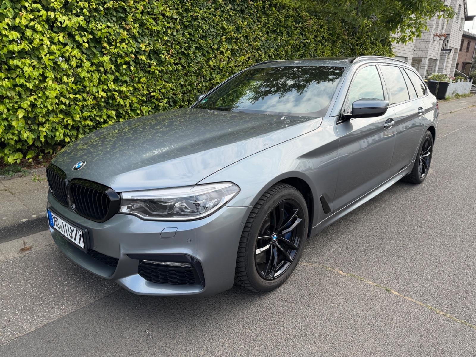 BMW 540i xDrive Touring M-Sport AHK Pano ACSchnitzer