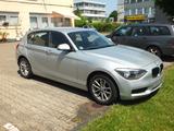 BMW 116i NAVI KLIMAAUTOMATIK PDC BLUETOOTH - silberne BMW 116
