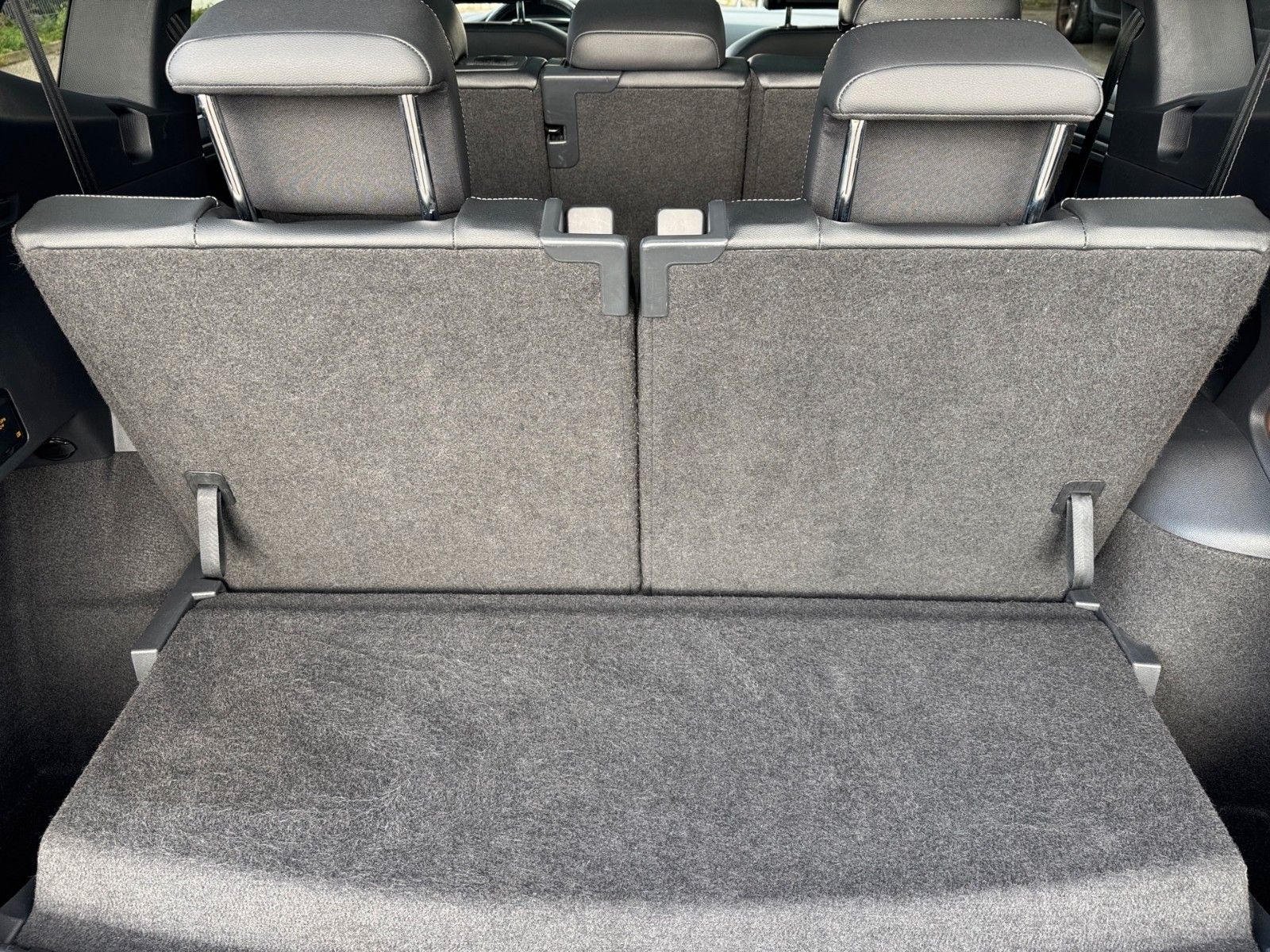 Fahrzeugabbildung Volkswagen Tiguan Allspace 2.0TDI R-Line Highline 4Motion