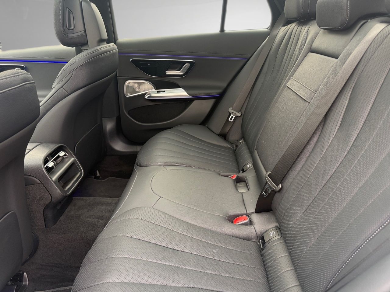 Mercedes-Benz E 300 e T Exclusive Superscreen AHK 20 Zoll AMG foto 17