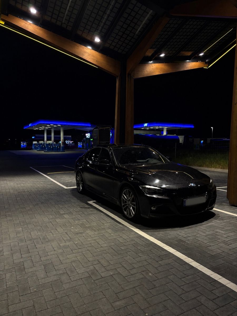 BMW 318d M Sport Shadow M Sport Shadow