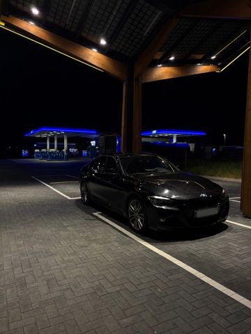 BMW 318d M Sport Shadow M Sport Shadow