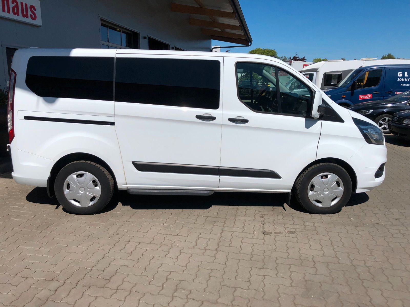 Fahrzeugabbildung Ford Transit/Tourneo Custom Kombi 320L1 Trend 9Sitzer