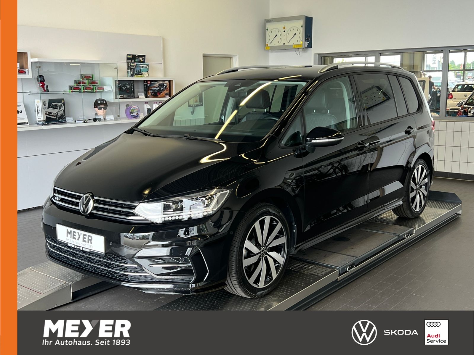 Fahrzeugabbildung Volkswagen Touran Comfortline 2.0 TDI DSG *R-Line Ext., AHK