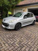 Peugeot 206 1.4 75 TÜV Inspektion neu Scheckheftgepflegt - Peugeot 206 in Bonn