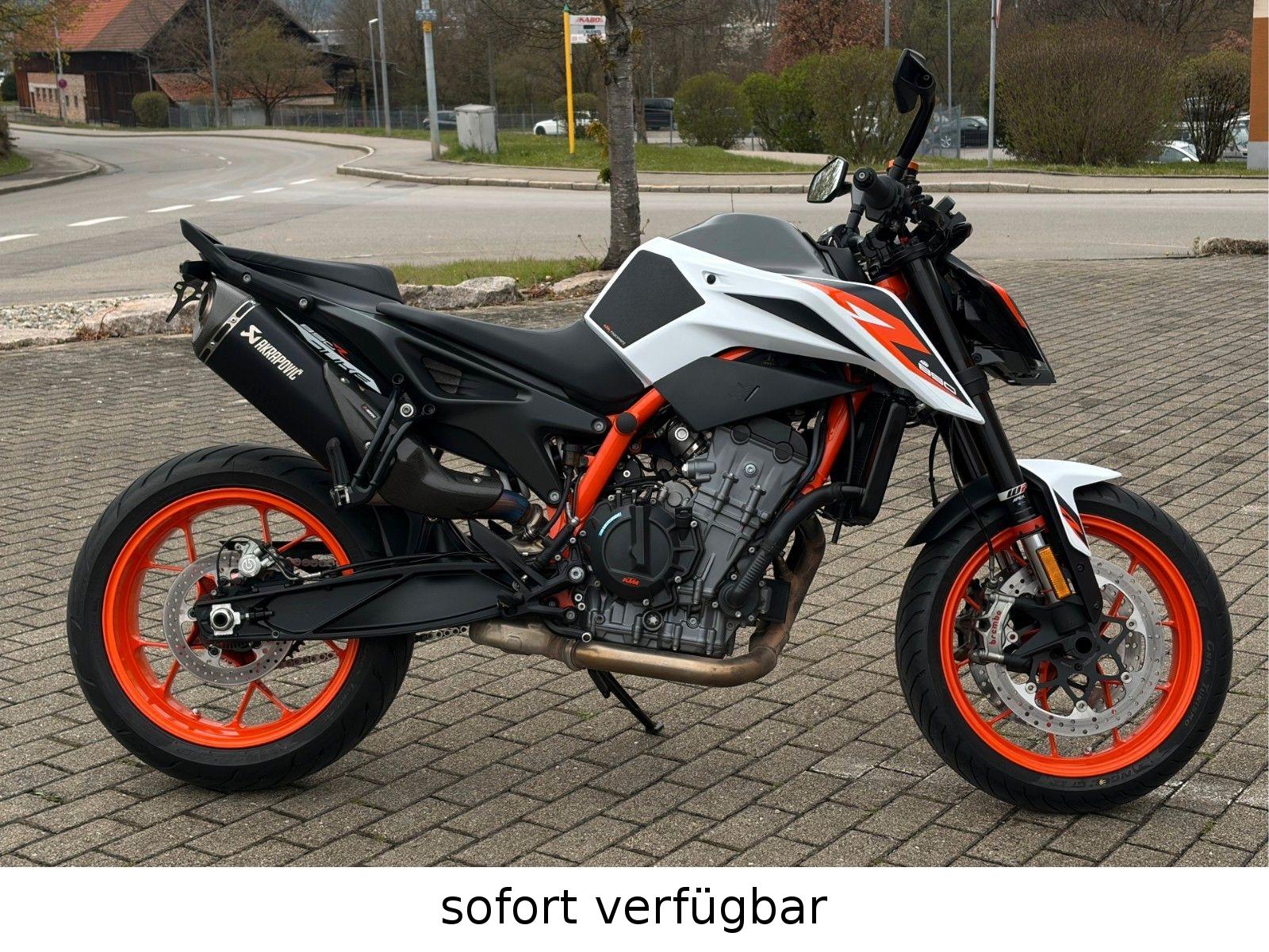 KTM 890 Duke R inklusive Zubehör