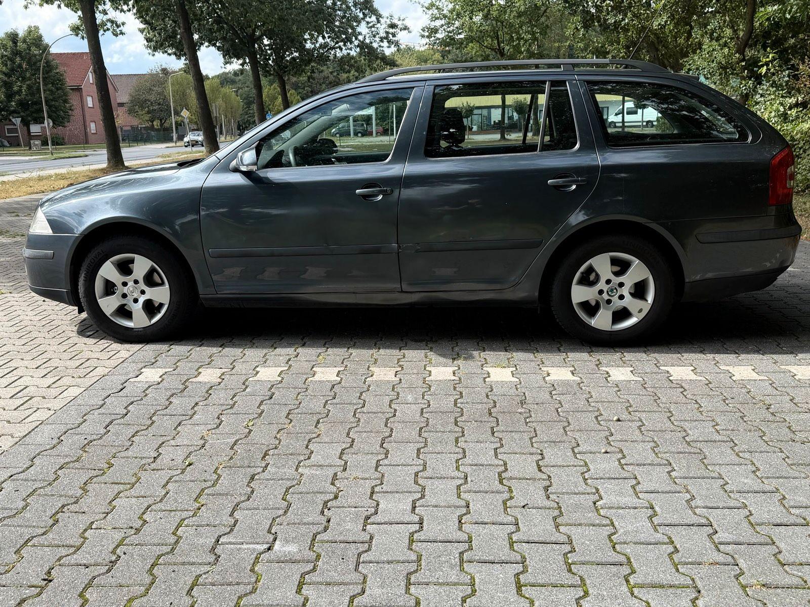 Skoda Octavia 2006 — interior