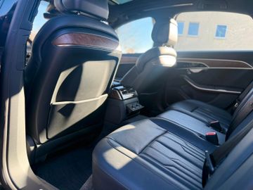 Audi A8 - 10