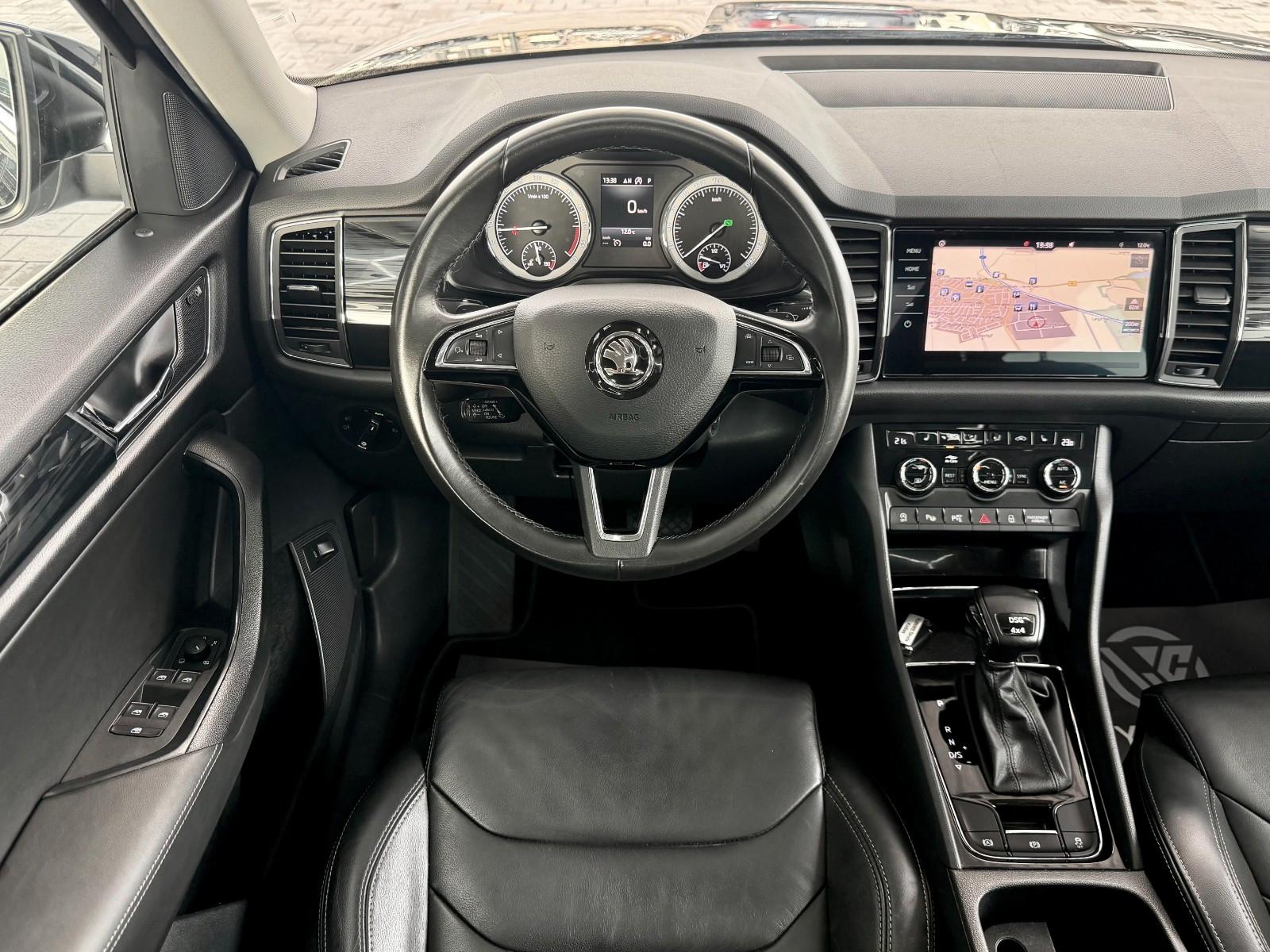 Skoda Kodiaq Style 4x4*7Sitzer*PANO*360*LED*MEMORY*AHK