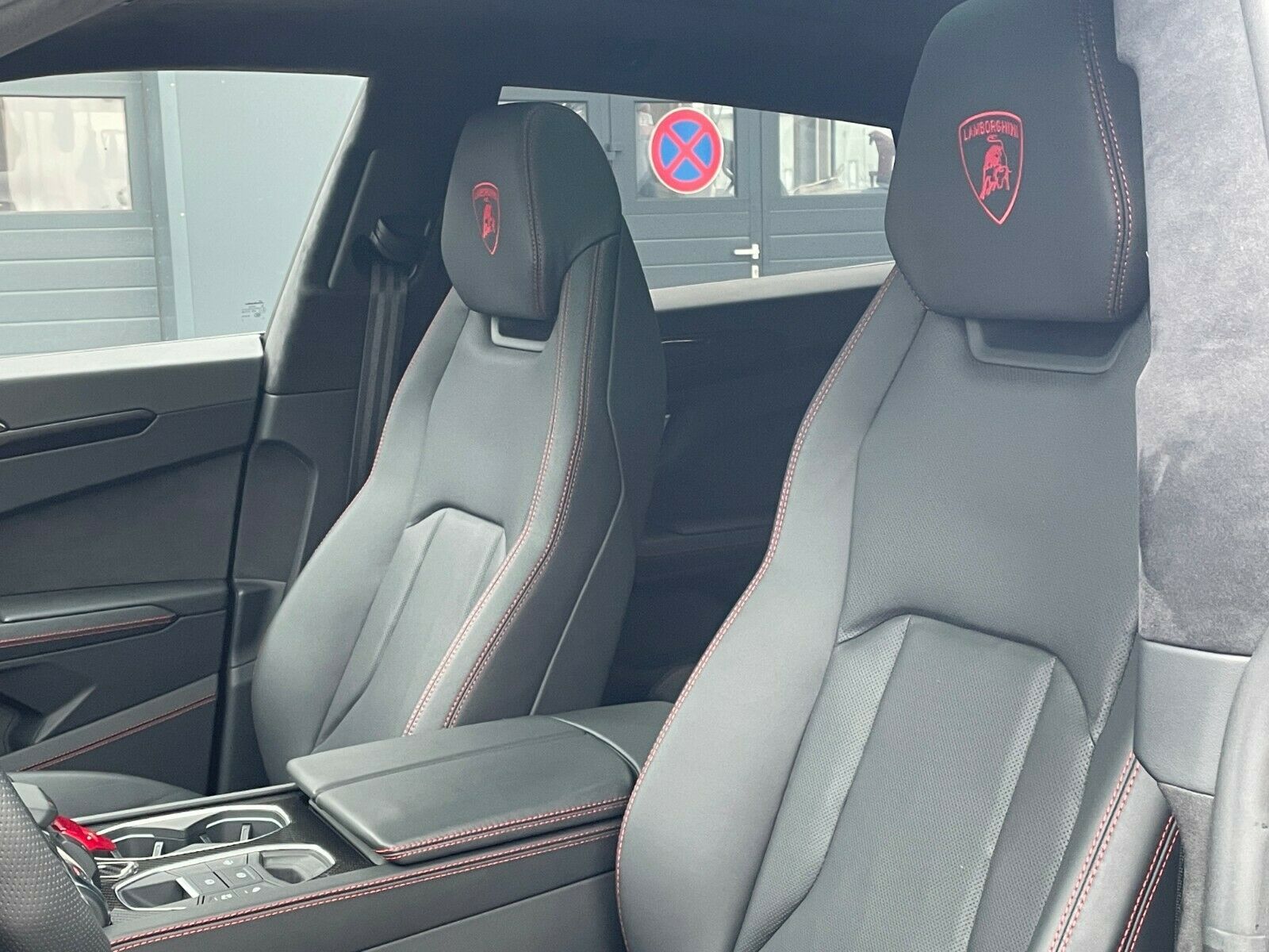 Fahrzeugabbildung Lamborghini Urus LP650 *PANO*Carbon*HeUp*23*Miete*Mietkauf*