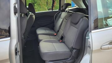 Fahrzeugabbildung Ford Grand C-MAX Titanium